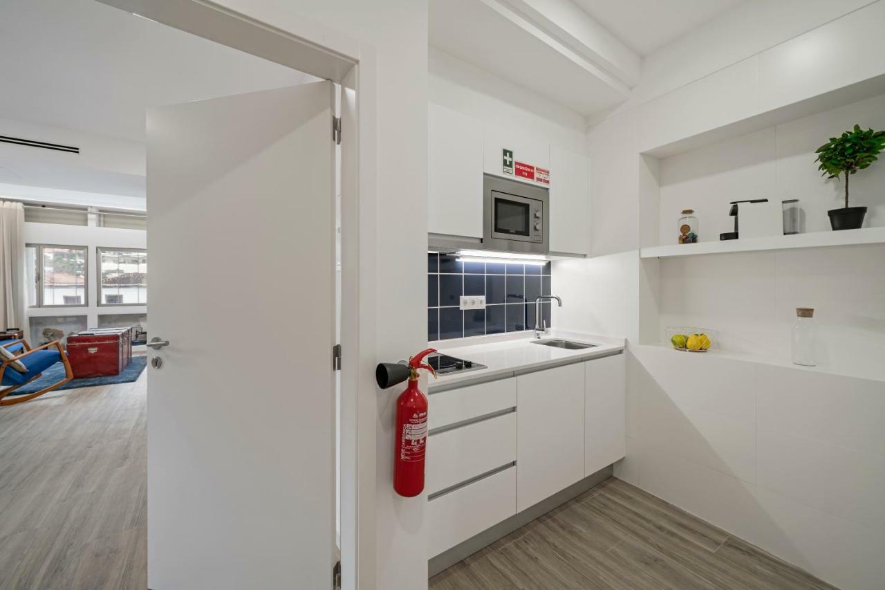 Drapes Design Apartments By An Island Apart Funchal  Buitenkant foto